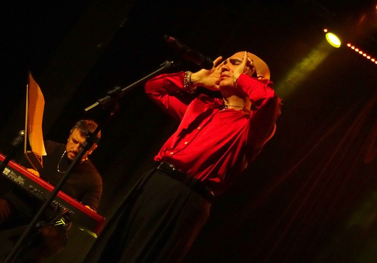 03_Edson Cordeiro canta Zeca Baleiro_foto Marcelo Castelobranco.JPG