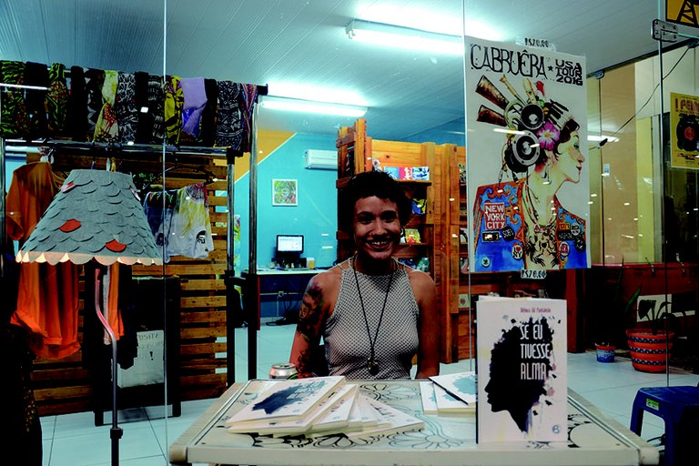 Débora Gil Pantaleão.jpg