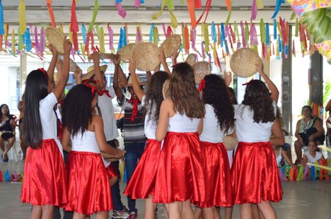 alunas-danças-populares-ufpb.jpg