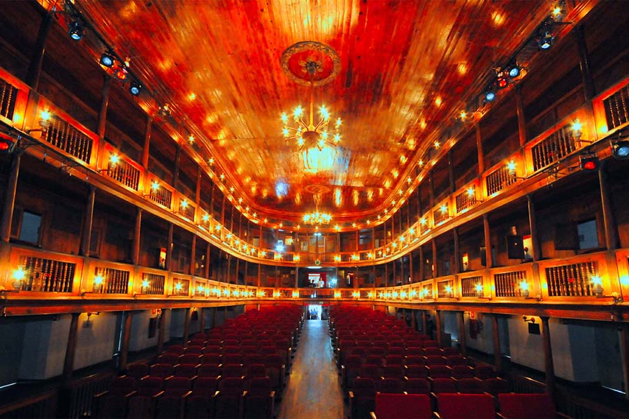 ricardo visita o teatro santa rosa_foto jose marques (2).jpg
