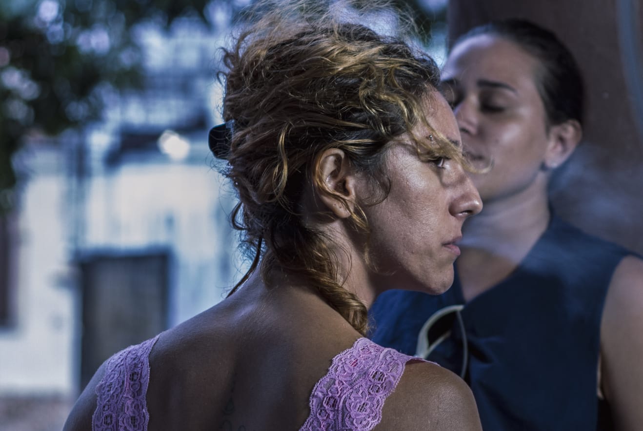 Nyka Barros e Alice Maria em Crua (2019) no Pavilhão do Chá, fotografia still de Milena Medeiros.jpeg