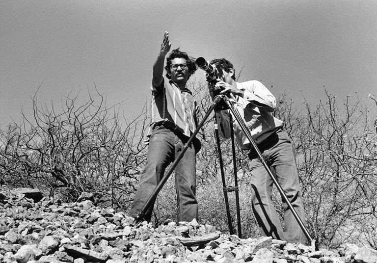 Vladimir com Manuel Clemente em set de Sarue, foto Walter Carvalho - mais baixa.jpg