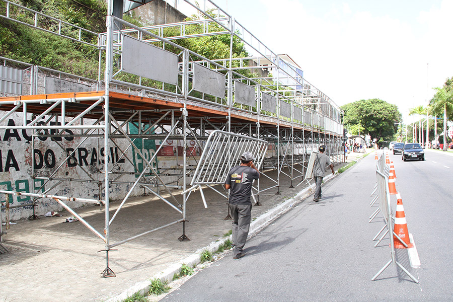 MONTAGEM FOLIA DE RUA - ( Foto Edson Matos )   (9).jpg