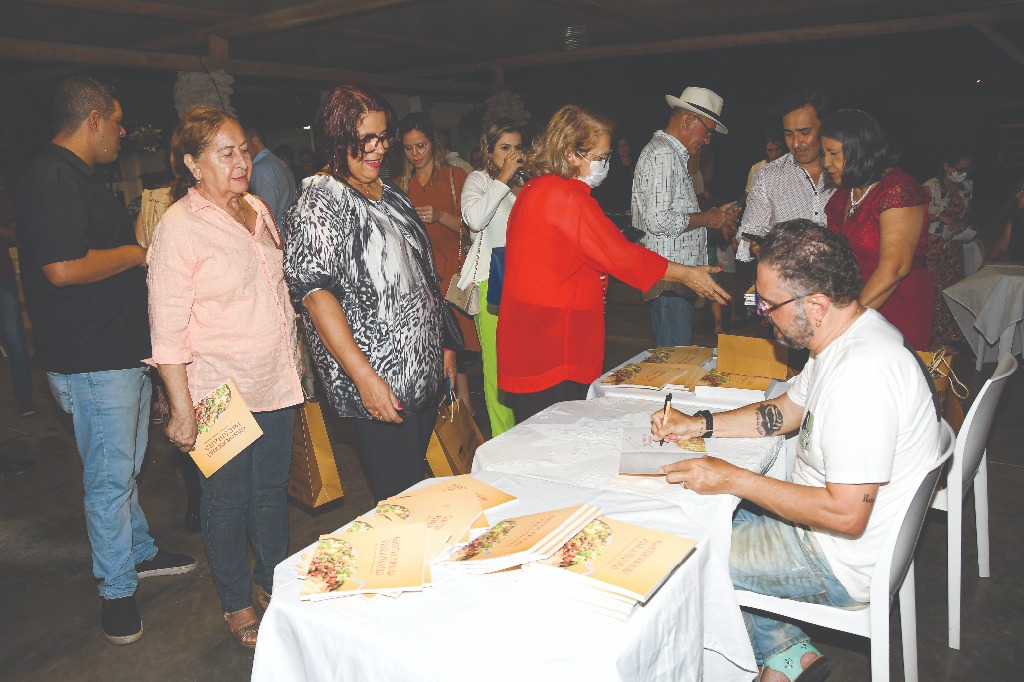 LANÇAMENTO DO LIVRO CHEF-A UNIÃO-F-ORTILO ANTÔNIO (2).JPG