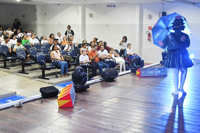2025.11.26_mostra arte FUNAD © Roberto Guedes (257).JPG