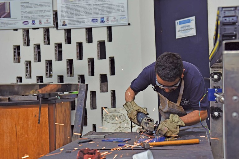 Pesquisadores-do-Laboratório-de-Soldagem-da-Universidade-Federal-de-Campina-Grande-(1)-999999.jpg