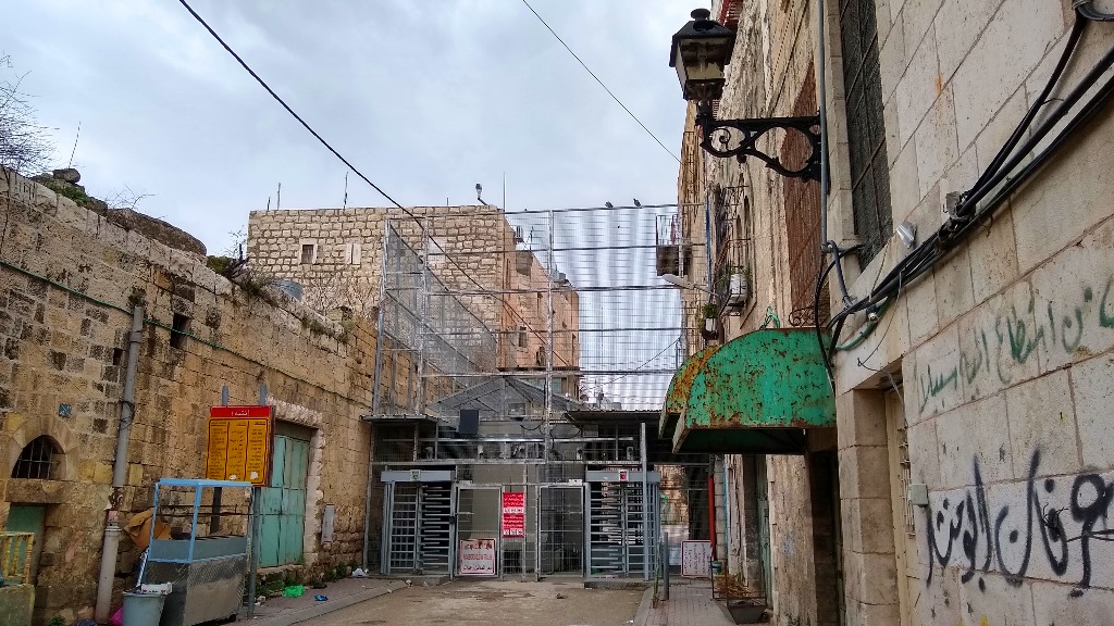 Checkpoint_Hebron_02.jpg