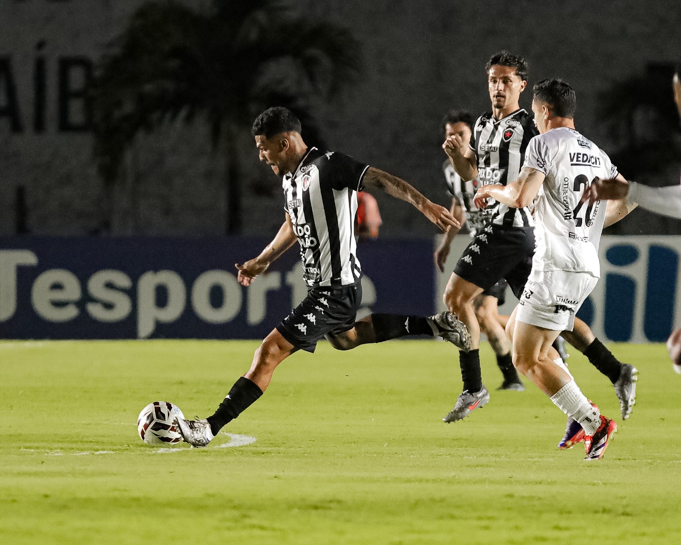 Foto João Neto Botafogo 1.jpg