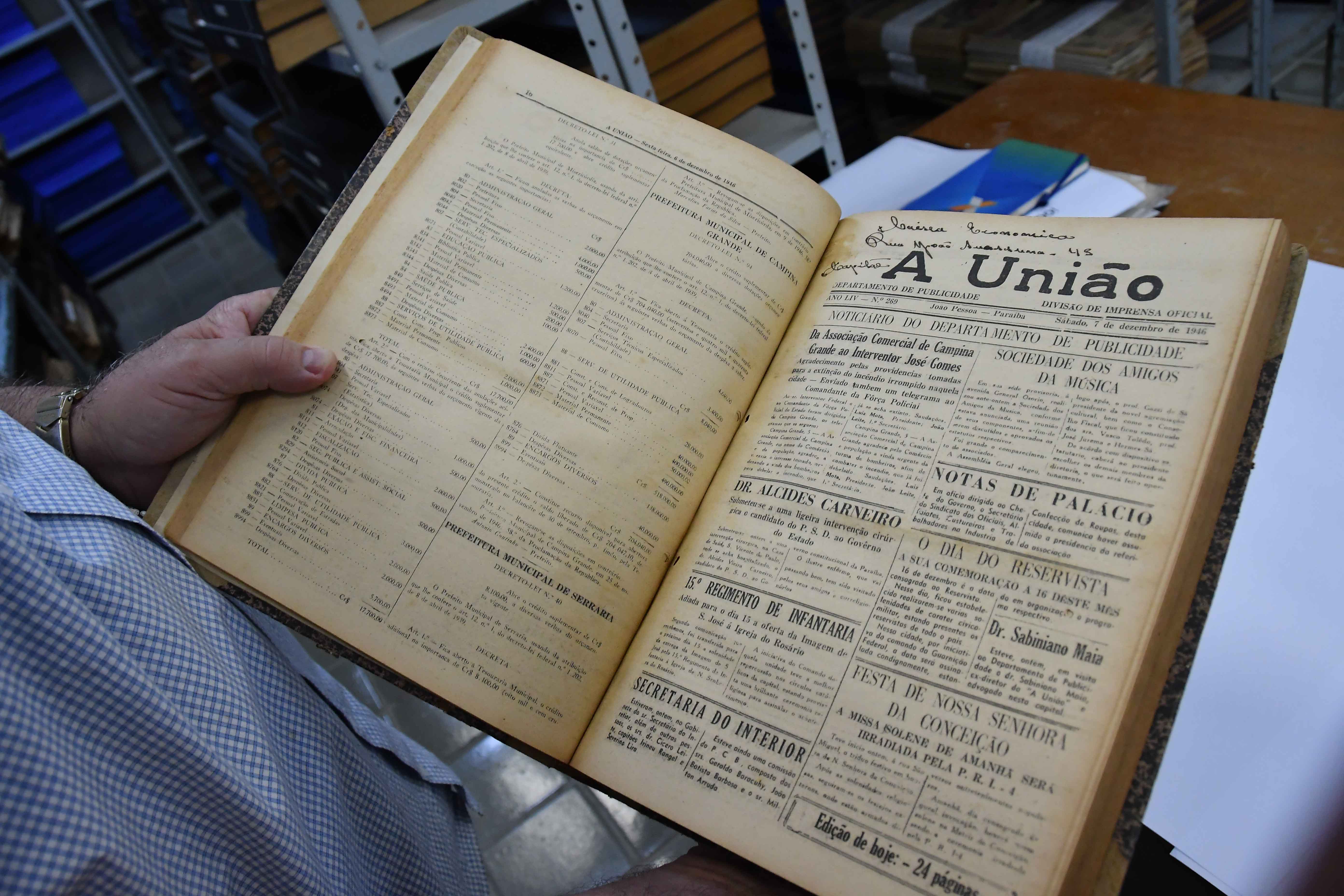 Além de livros, FCJA também dispõe de hemeroteca | Foto Leonardo Ariel