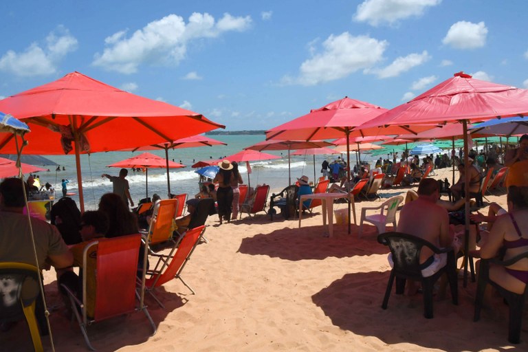 Preço de Alugurl Sombrinha na Praia_F. Evandro (2).JPG