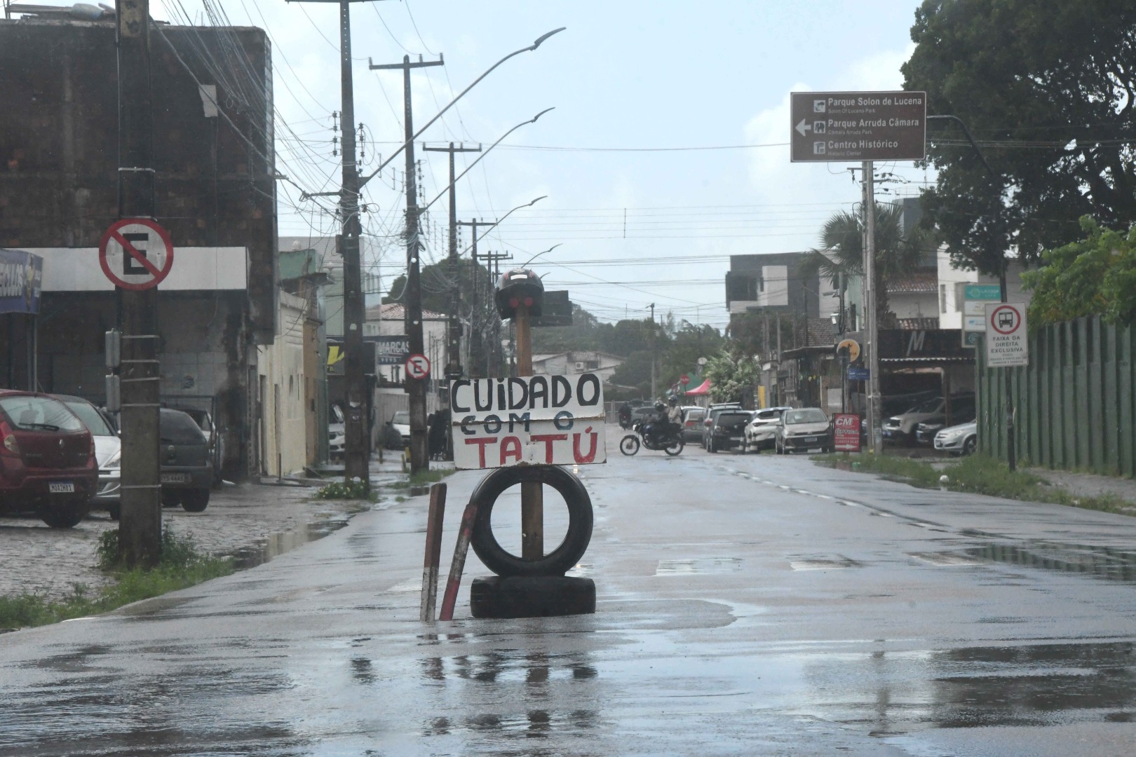 Buracos nas ruas de João Pessoa_f. evandro (1).JPG