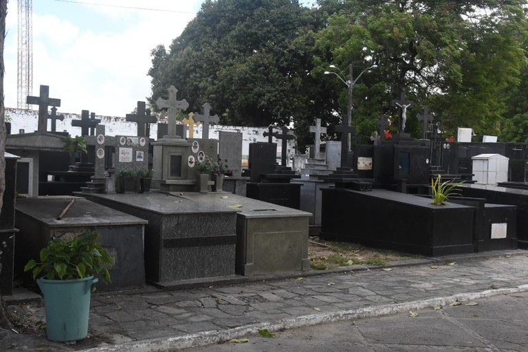 2026.10.08_cemiterio sao jose © Roberto Guedes (13).jpg