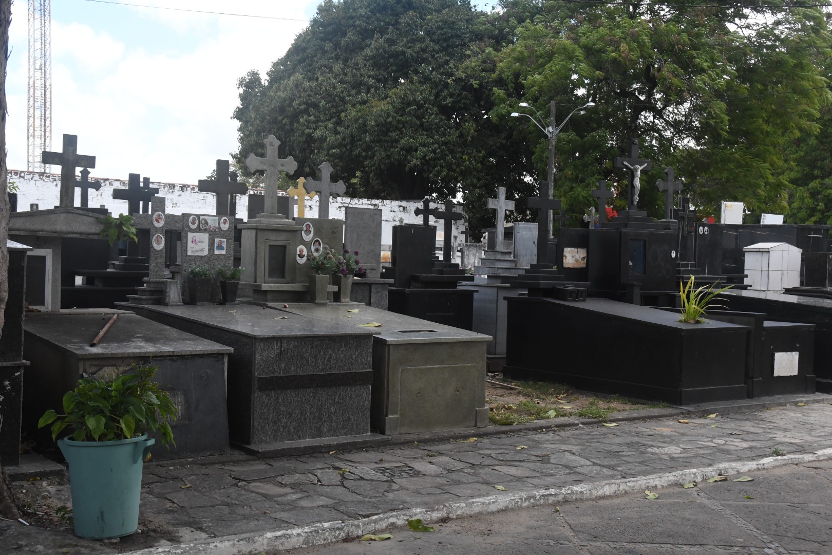 2026.10.08_cemiterio sao jose © Roberto Guedes (13).jpg