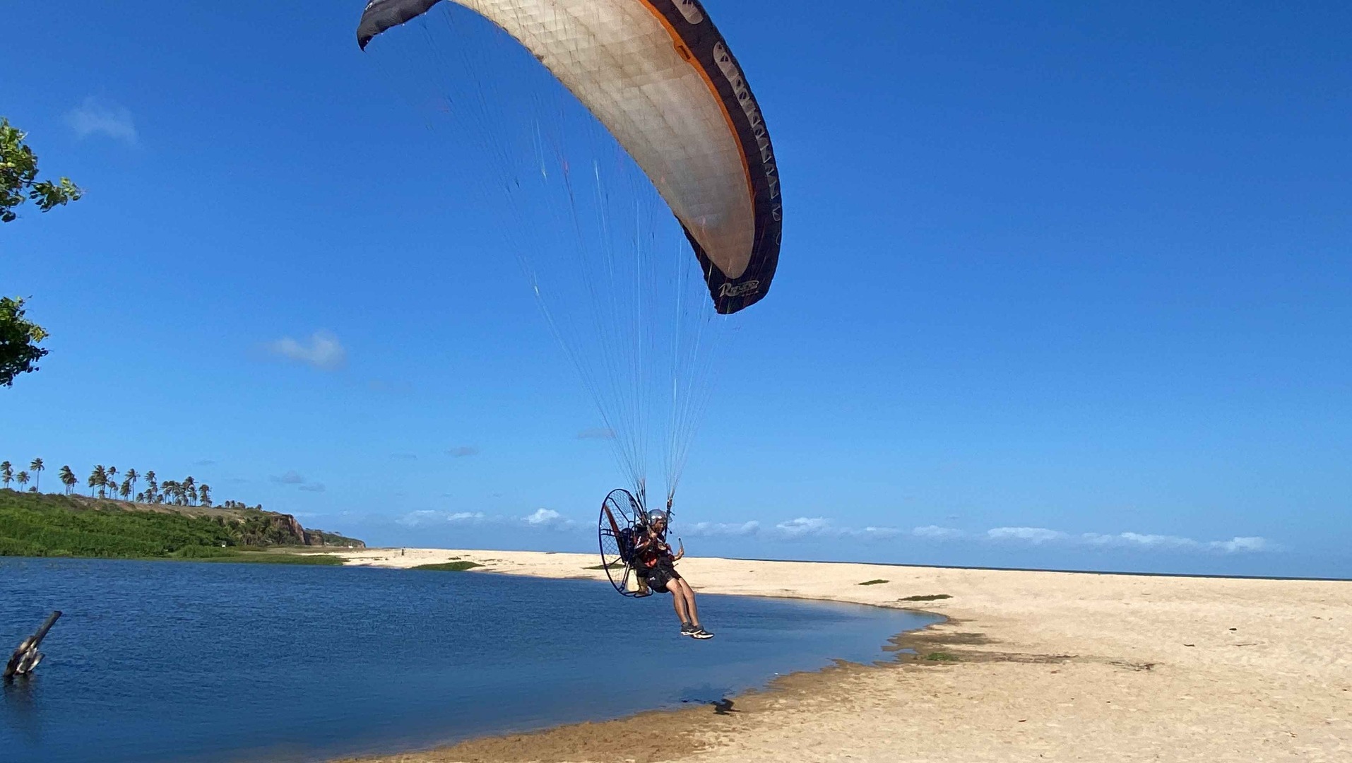 Créditos Douglas Silva.jpeg