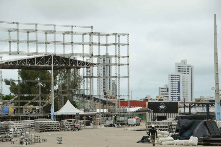2026.05.12 Montagem do Parque do Povo © Julio Cezar Peres (1).JPG