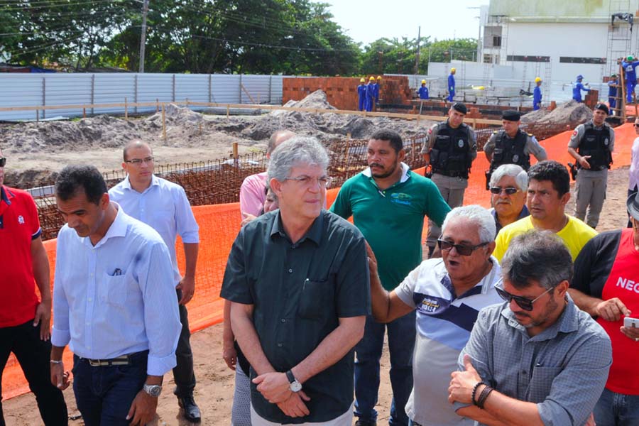 ricardo e  condominio dos comerciarios_foto jose marques (2).jpg