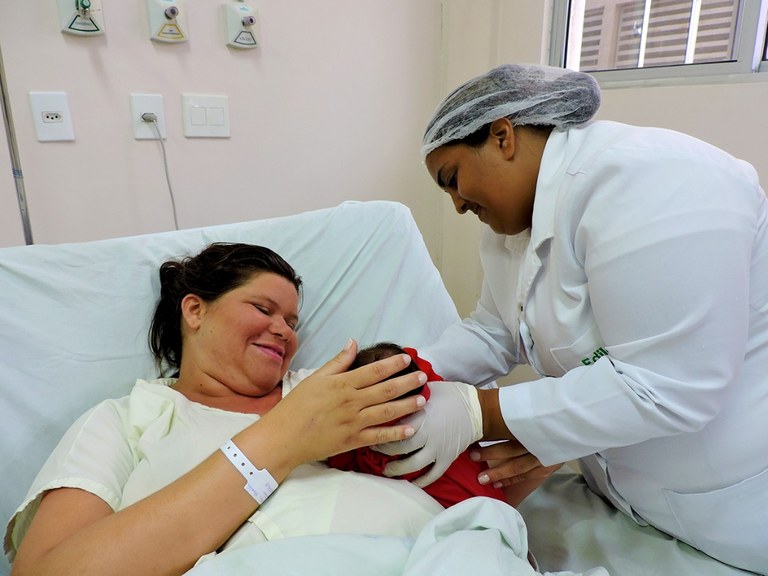 ses hosp de mamanguape concede alta ao primeiro bebe nascido em 2019 (1).jpg