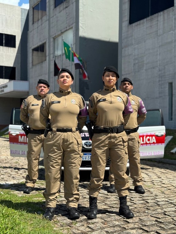 capitã Gabriela Jácome e patrulha  Maria da Penha - arquivo pessoal  (1).jpeg