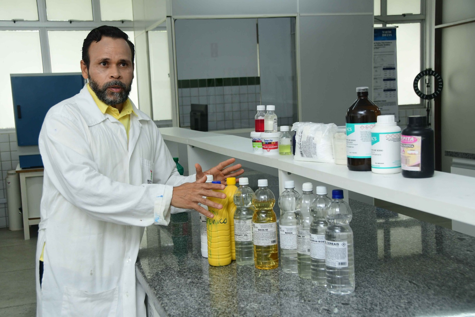 2025.10.15 Efeitos nocivos dos produtos de limpeza - Marcelo Rodrigues © Julio Cezar Peres (2).JPG