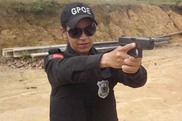 Denise Brito-agente penitenciária (4).jpg