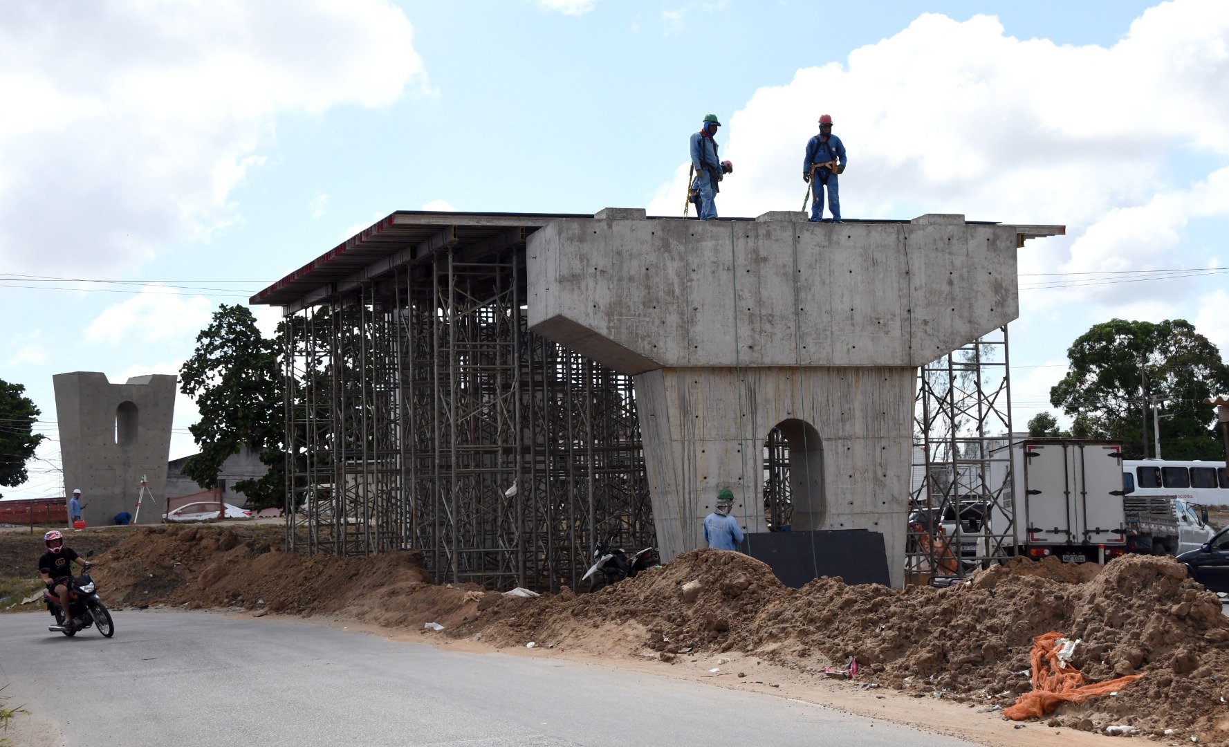 Construção de Viaduto na BR 101_f. evandro Pereira (4).JPG