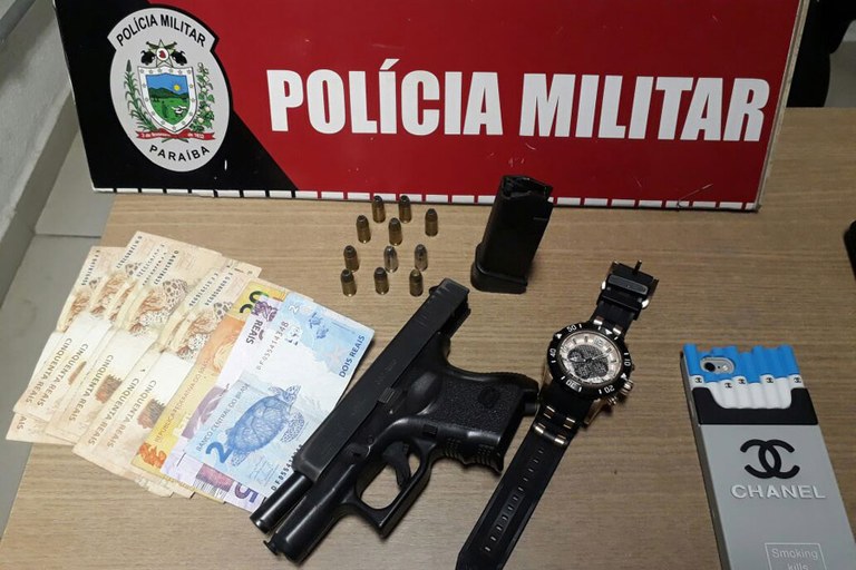 Pistola e munições encontradas.jpg