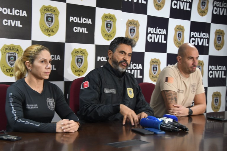Coletiva_F. Evandro (5).jpg
