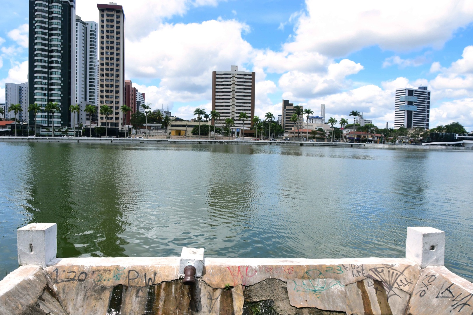 2025.02.07 Chuvas em Campina Grande - Açude Velho sangrou © Julio Cezar Peres (3).JPG