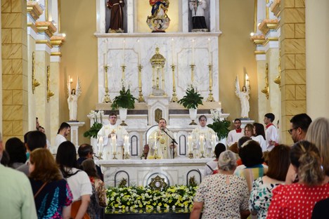 Missa na Catedral Nossa Senhora da Conceição foi acompanhada por cerca de 150 pessoas | Foto: Julio Cezar Peres