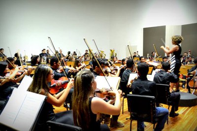 De acordo com a maestrina Priscila Santana, o projeto descobre o talento musical e revela cidadãos