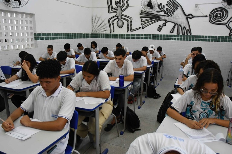preparativos-ENEM---foto-Roberto-Guedes.jpg