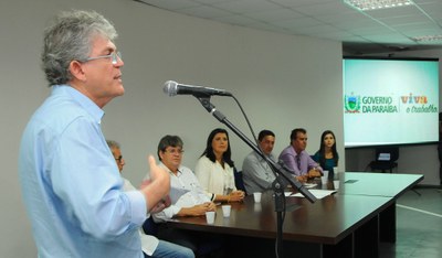 Ricardo ainda reforçou que a educação é o grande caminho para melhorar as condições de vida da sociedade