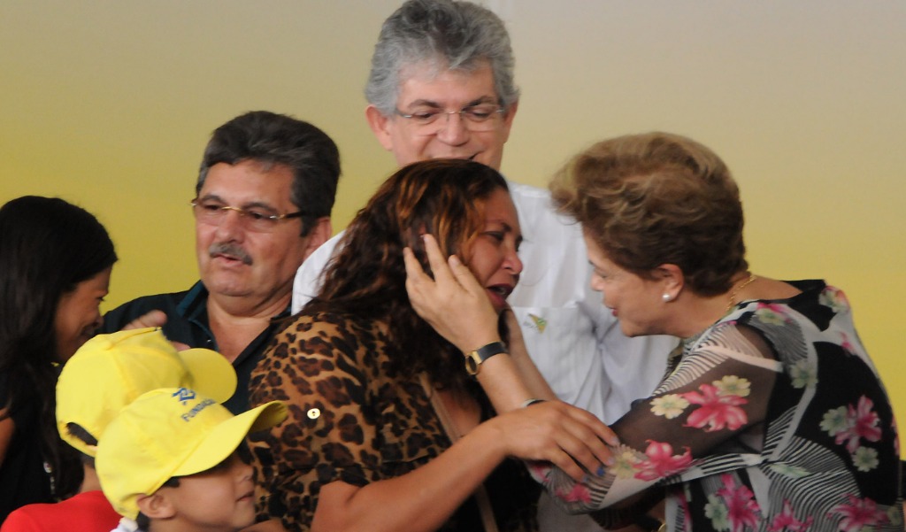 Entrega de casas em Campina Grande