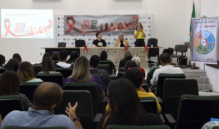 Rosi Farias_Repres, do Fórum ONG-AIDS_F. Evandro (1).JPG