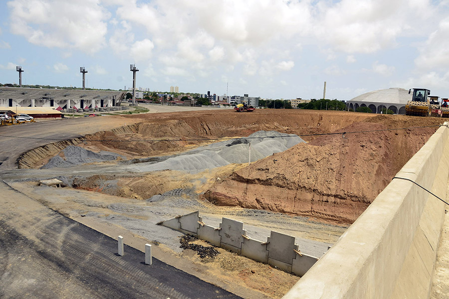 12.01.16 obra do viaduto do GEISEL_fotos_alberi pontes (14).JPG