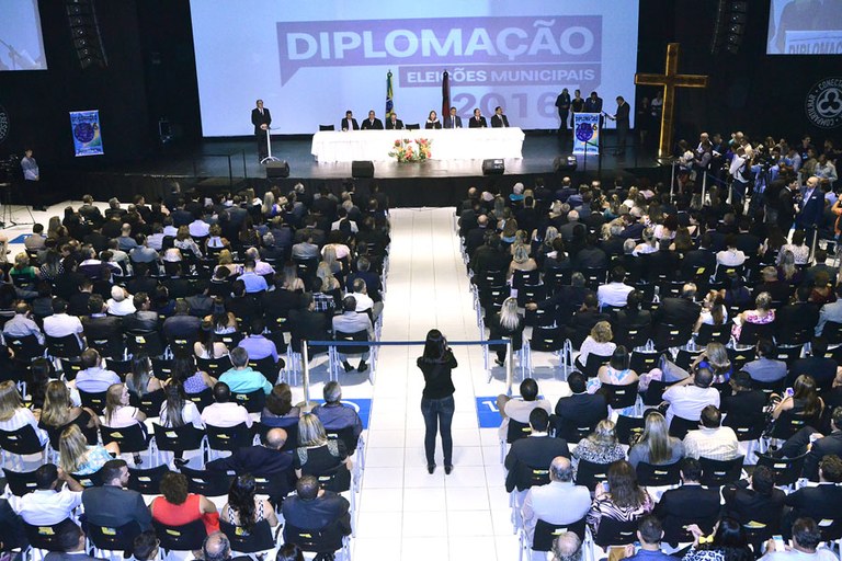 Diplomação-dos-Eleitos-15-12-2016-501-1.jpg