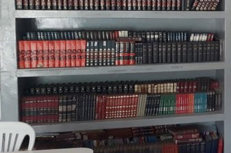 biblioteca-hitler-cantalice.jpeg