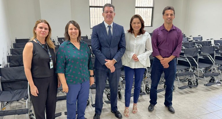 Gestão do TRE-PB recebe cadeiras de rodas para as zonas eleitorais.jpg