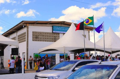 Central vai fortalecer as relações comerciais entre associações e cooperativas de agricultores