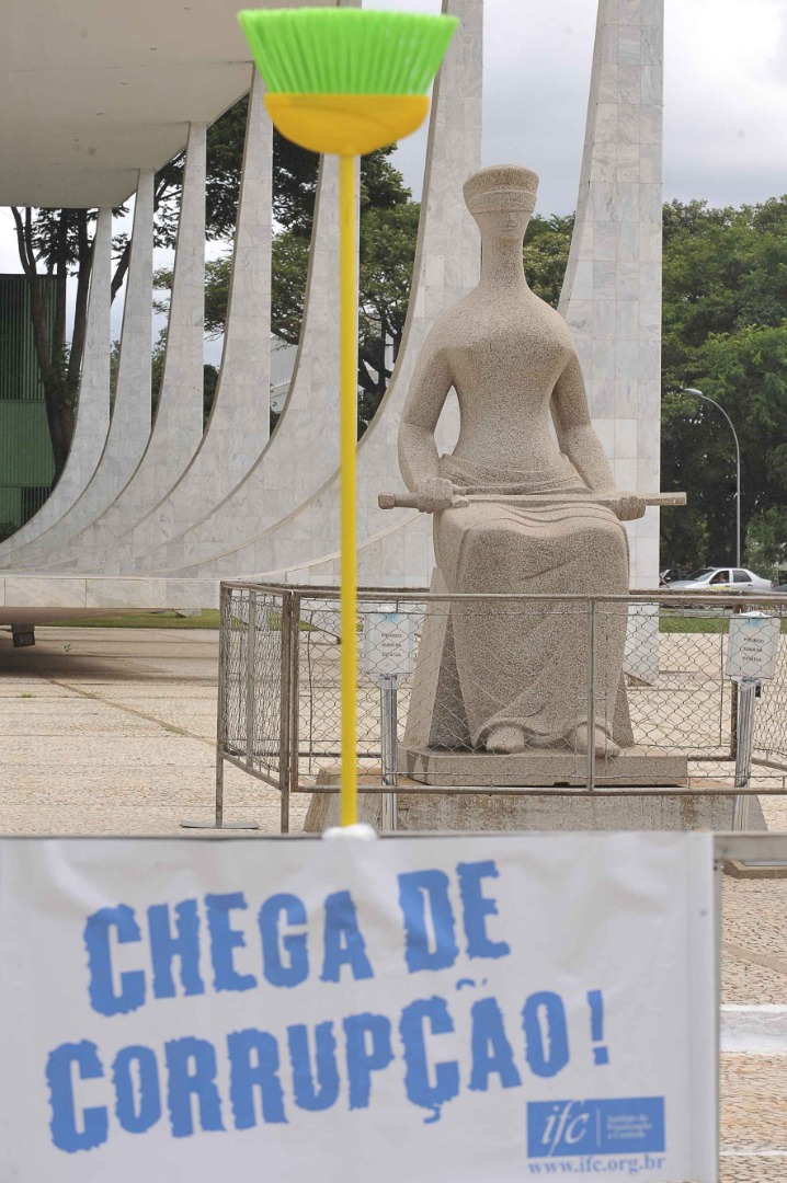 1_Ficha Limpa_Foto - Valter Campanato Agência Brasil (2011).jpg