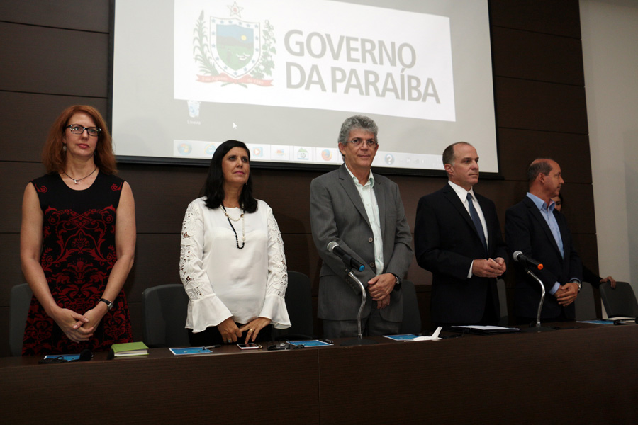 Governo da Paraiba e CDC_EUA pesquisa sobre casos de microcefalia (1).JPG