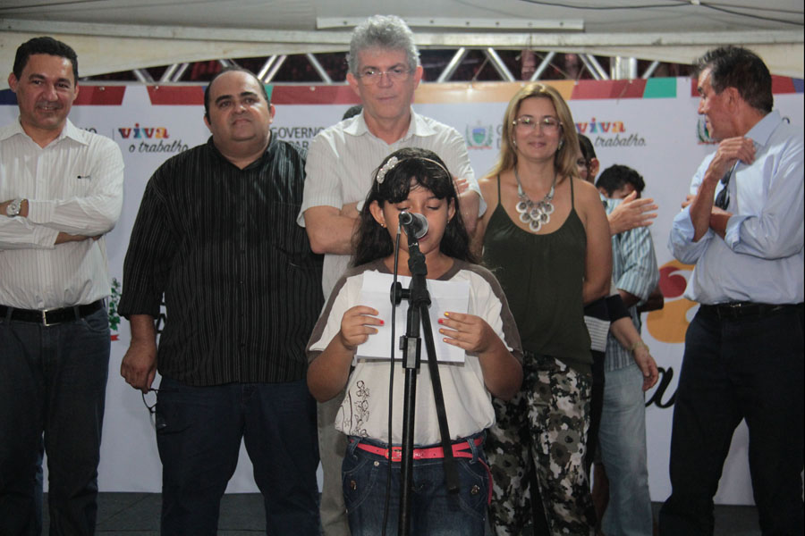 08_04_16 ricardo inaugura obras4.jpg