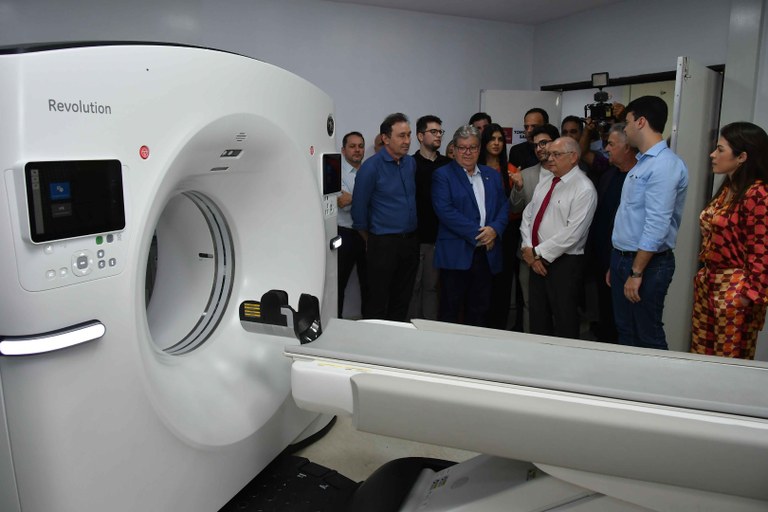 2025.09.18 Governador entrega equipamentos hospitalares Hosp Trauma© Leonardo Ariel (20) Tomógrafo.JPG