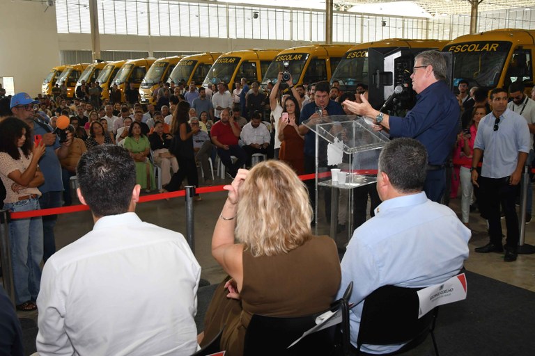 2025.09.05 Entrega de ônibus escolares © Leonardo Ariel (2).JPG