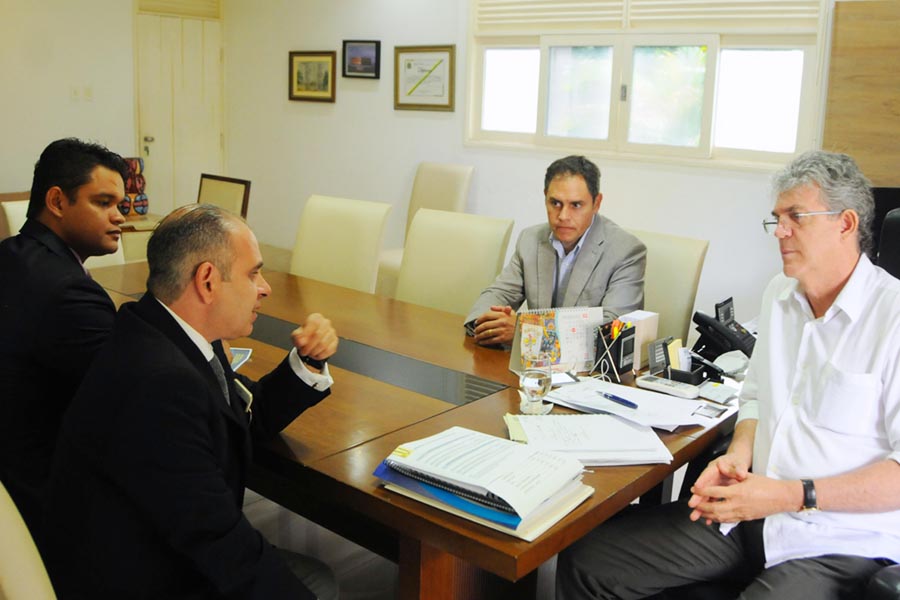 ricardo reune diretores do investe nordeste_foto jose marques (1).jpg