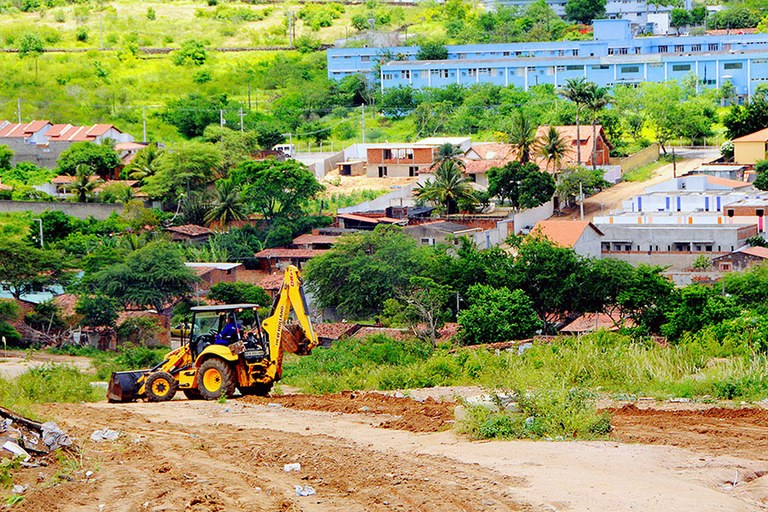 ricardo em campina assina ordem de servico_foto jose marques  (4).jpg