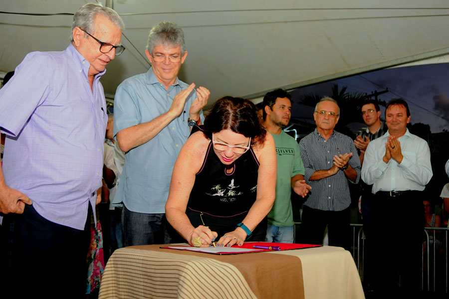 CONDE-PREFEITA.jpg