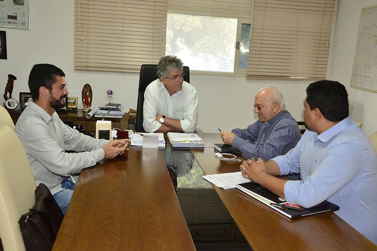 ricardo reuniao com bispo de natal foto alberi pontes (4).JPG ricardo reuniao com bispo de natal foto alberi pontes (4).JPG