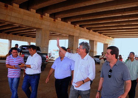 16_11_15-ricardo-visita-obras-do-viaduto_foto-jose-marques-3.jpg