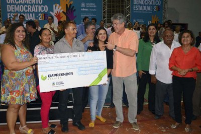 Governo investiu só na região um total de R$ 91,386 milhões; cheques do Empreender Paraíba entregues ontem somam R$ 944 mil